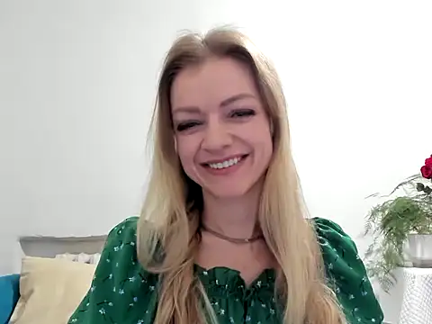 Snapshot of Severina7 chatting on May 28, 2026, 7:20 pm Severina7 online show from May 28, 2026, 7:20 pm