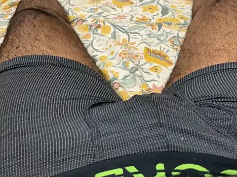 Snapshot of smalldick1202 chatting on May 9, 2026, 3:04 pm smalldick1202 online show from May 9, 2026, 3:04 pm