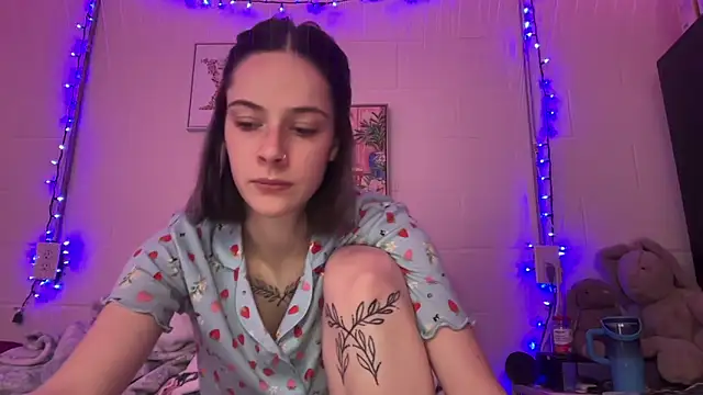 Faithluvv07 online show from May 12, 2026, 10:05 pm