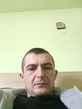 Snapshot of Mariofls chatting on May 5, 2026, 12:52 pm Mariofls online show from May 5, 2026, 12:52 pm