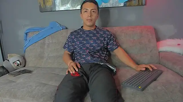 LeoVargasHot online show from April 18, 2026, 1:19 am