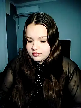 Snapshot of estrell4 chatting on June 25, 2026, 1:14 am estrell4 online show from June 25, 2026, 1:14 am