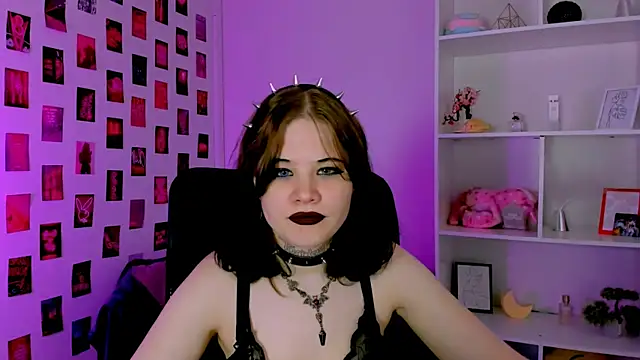 Snapshot of nikki_kiss_ chatting on July 23, 2026, 8:44 am nikki kiss online show from July 23, 2026, 8:44 am