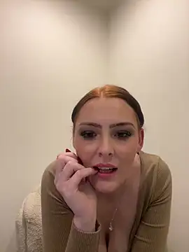 MiraVoss18 online show from April 15, 2026, 7:58 pm