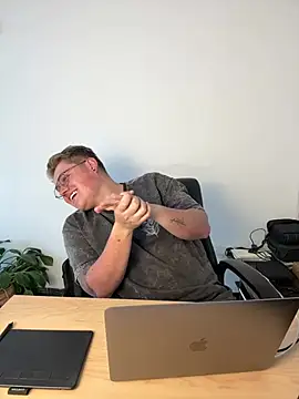 SecretOfficeX online show from April 13, 2026, 4:11 pm