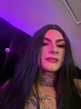 valen lewiiz online show from May 19, 2026, 4:08 am