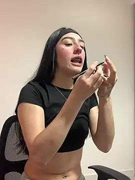 NickieCute- online show from April 22, 2026, 8:26 pm