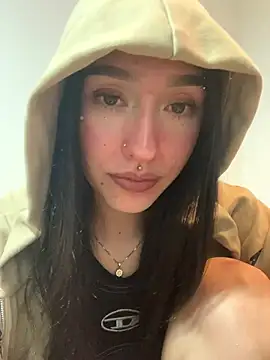 NickieCute- online show from May 5, 2026, 8:23 pm