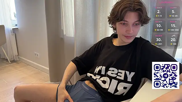 Snapshot of swaggenjoyer chatting on June 10, 2026, 5:14 pm swaggenjoyer online show from June 10, 2026, 5:14 pm