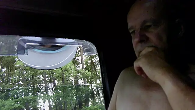 Snapshot of mannohmann5 chatting on June 24, 2026, 7:44 pm mannohmann5 online show from June 24, 2026, 7:44 pm
