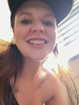 Snapshot of SweetLikaaa chatting on May 2, 2026, 9:58 am SweetLikaaa online show from May 2, 2026, 9:58 am