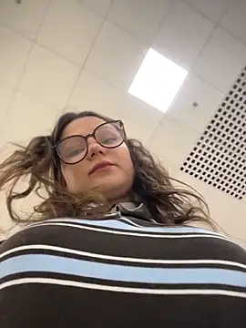 lilimip online show from April 20, 2026, 9:23 am