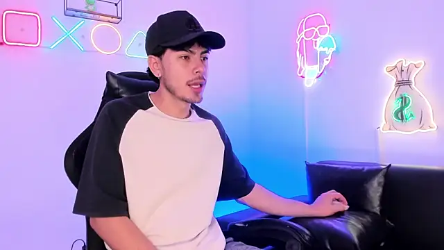 Izack 01 online show from April 17, 2026, 1:36 pm