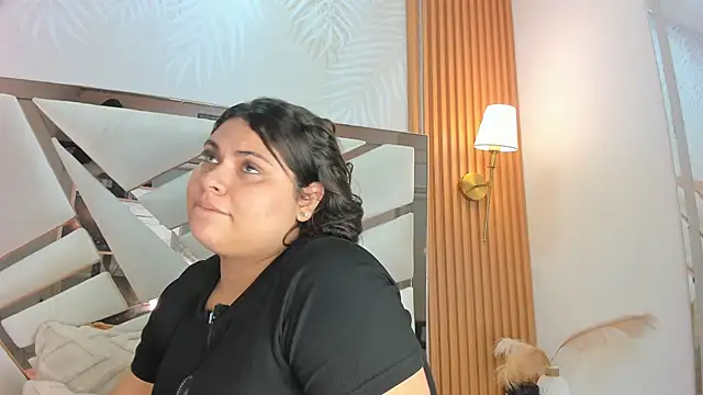 Snapshot of Eimy_Curvy chatting on May 6, 2026, 12:58 am Eimy Curvy online show from May 6, 2026, 12:58 am