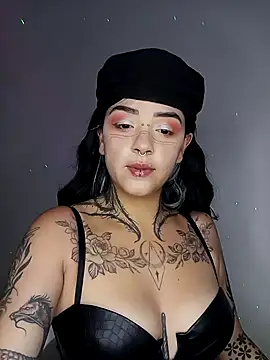 AteneaRockstar04 online show from April 14, 2026, 3:22 am