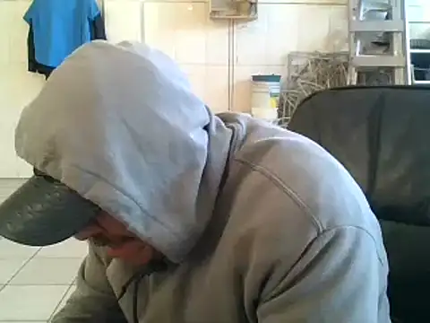 Snapshot of Oskr2024XXX chatting on January 29, 2025, 6:28 pm Oskr2024XXX online show from January 29, 2025, 6:28 pm