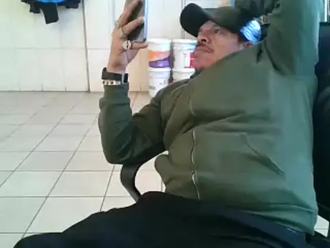 Snapshot of Oskr2024XXX chatting on February 2, 2025, 6:31 pm Oskr2024XXX online show from February 2, 2025, 6:31 pm