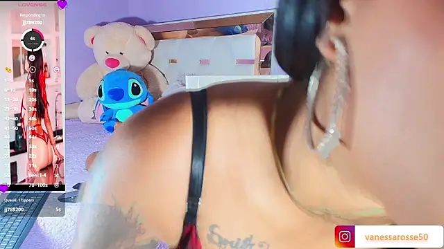 Julieth Rossii online show from May 27, 2026, 3:36 am
