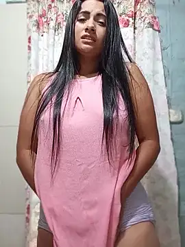 DaniellaGiraldo online show from May 17, 2026, 5:46 pm