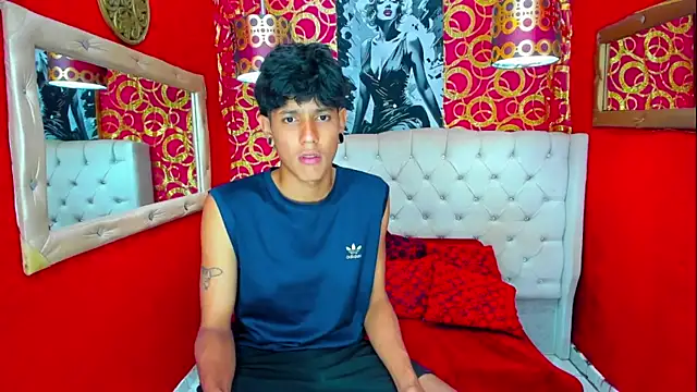 Snapshot of straightyoungpein chatting on April 15, 2026, 4:18 am straightyoungpein online show from April 15, 2026, 4:18 am