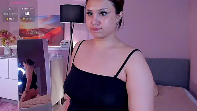 Snapshot of nicolewoss chatting on July 20, 2026, 11:34 am nicolewoss online show from July 20, 2026, 11:34 am