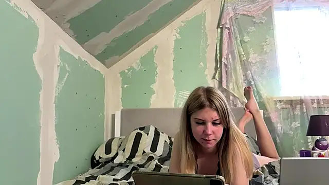 Snapshot of Skinny_girl_ chatting on June 2, 2026, 2:17 pm Skinny girl online show from June 2, 2026, 2:17 pm