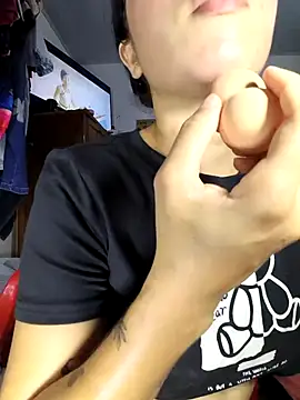 SOFIA HORNY4 online show from April 16, 2026, 11:07 pm