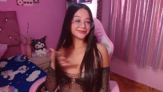 Alannaa moore7 online show from April 30, 2026, 7:15 am