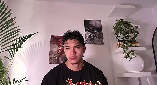 andyypalmer  online show from May 7, 2026, 11:46 am