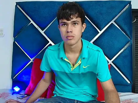 Snapshot of EdwinBoys chatting on May 1, 2026, 1:38 pm EdwinBoys online show from May 1, 2026, 1:38 pm