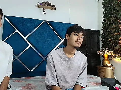 Snapshot of EdwinBoys chatting on May 13, 2026, 12:56 pm EdwinBoys online show from May 13, 2026, 12:56 pm