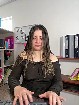 juanitablue online show from July 15, 2026, 5:20 pm