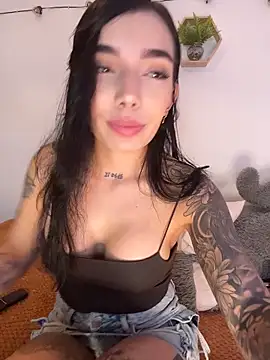 Snapshot of milasantana_ chatting on June 10, 2026, 8:32 pm milasantana online show from June 10, 2026, 8:32 pm
