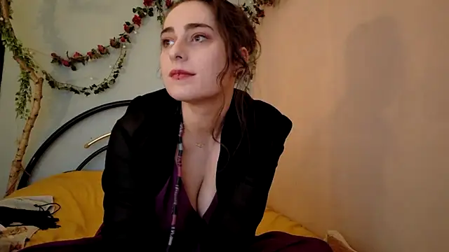 Snapshot of missclochette chatting on April 24, 2026, 12:18 pm missclochette online show from April 24, 2026, 12:18 pm