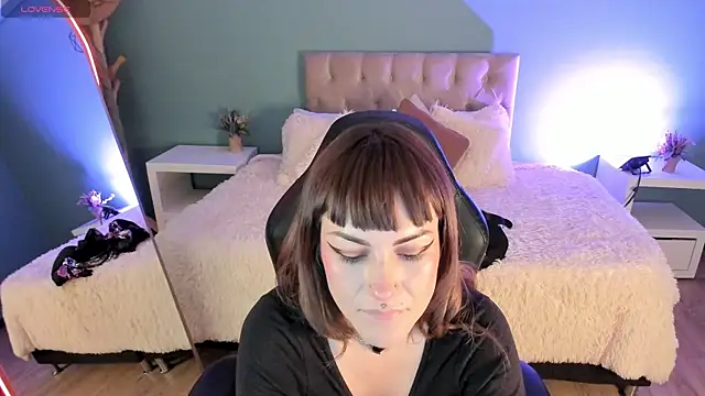 Kim Jeins666  online show from June 18, 2026, 12:54 pm