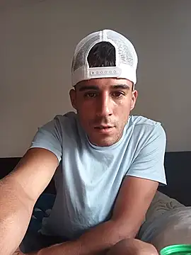 Snapshot of LarbiiXXX chatting on July 25, 2026, 6:36 pm LarbiiXXX online show from July 25, 2026, 6:36 pm