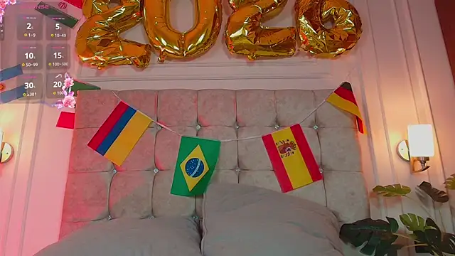 Snapshot of SophieBuitrago chatting on June 15, 2026, 12:27 pm SophieBuitrago online show from June 15, 2026, 12:27 pm