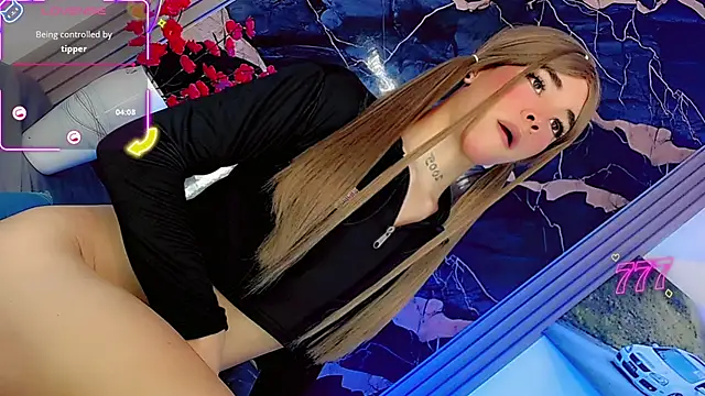 Snapshot of moon_sweet- chatting on June 25, 2026, 5:12 am moon sweet- online show from June 25, 2026, 5:12 am
