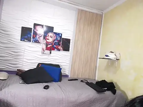 madisom2 online show from April 17, 2026, 3:31 am