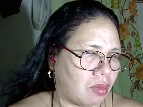 HottyCurlyPeanut online show from May 4, 2026, 4:32 pm