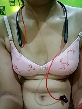 Sexy Hena 69 online show from May 21, 2026, 5:21 pm