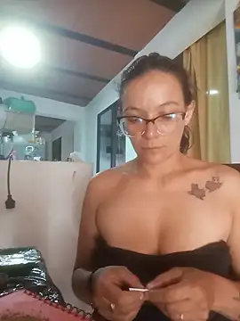 Snapshot of LunaArias chatting on July 3, 2026, 3:29 pm LunaArias online show from July 3, 2026, 3:29 pm