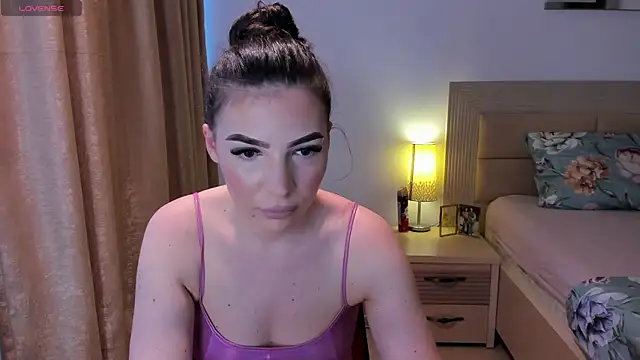 Snapshot of CandyElla_ chatting on July 2, 2026, 5:30 pm CandyElla online show from July 2, 2026, 5:30 pm