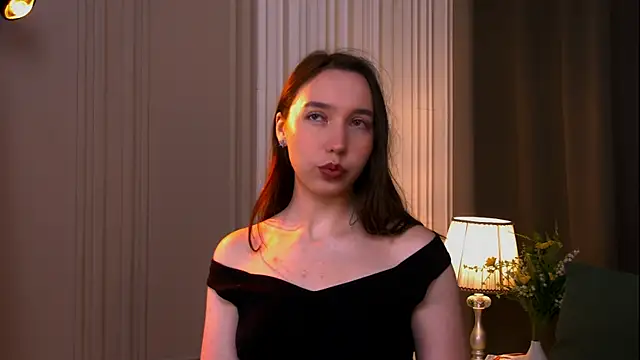 Suzaneey online show from June 26, 2026, 7:20 pm