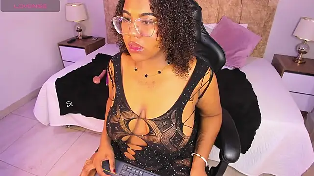 lula  love online show from April 18, 2026, 1:41 am