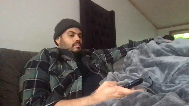 Snapshot of maldito33 chatting on May 24, 2026, 9:47 pm maldito33 online show from May 24, 2026, 9:47 pm