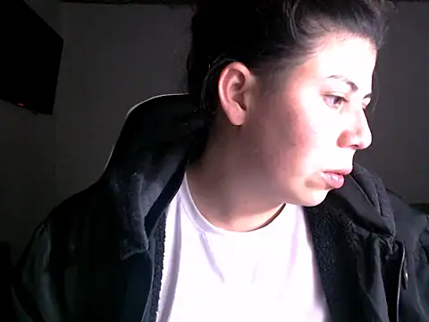 katiaerotic online show from April 19, 2026, 1:50 am