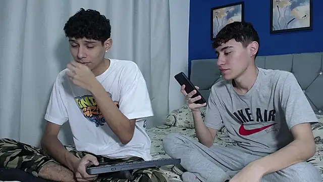 Snapshot of Thiago_And_Gael chatting on June 19, 2026, 12:05 am Thiago And Gael online show from June 19, 2026, 12:05 am