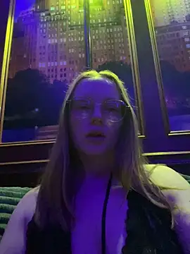 skyerose11 online show from May 7, 2026, 8:56 pm