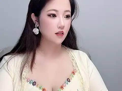 Snapshot of Eva_258899 chatting on May 14, 2026, 2:41 am Eva 258899 online show from May 14, 2026, 2:41 am